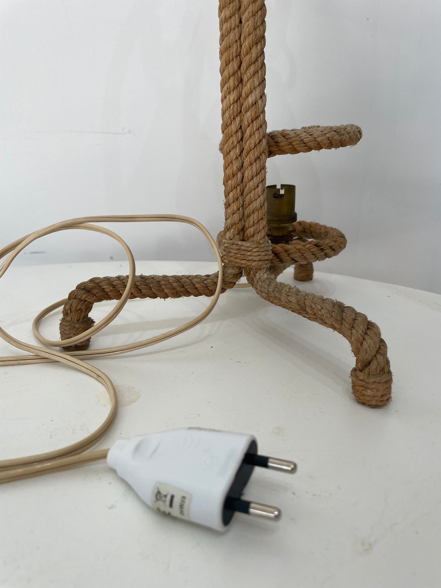 Lampe en corde tressée – Audoux & Minet