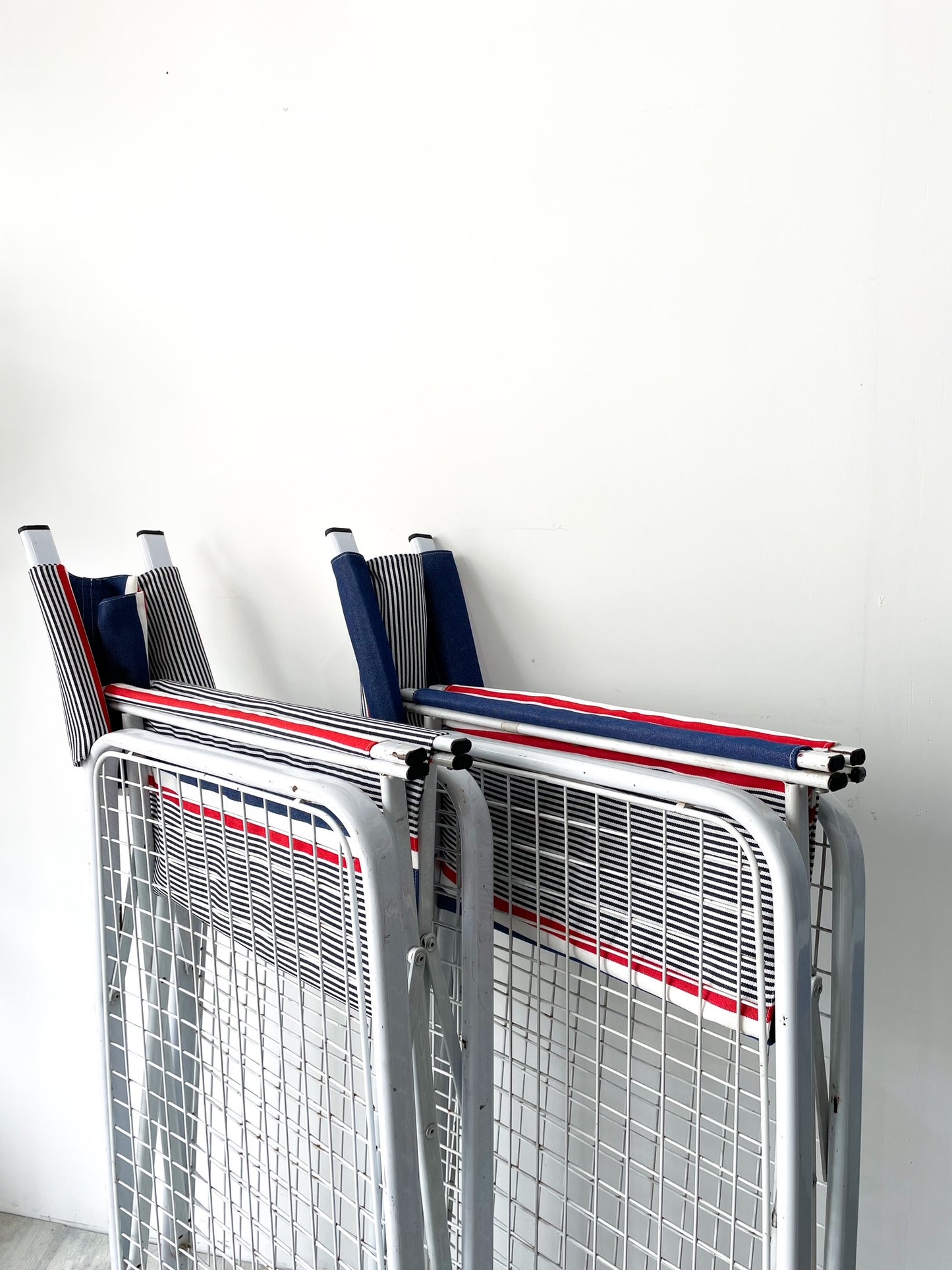 Chaises métal et tissu des années 80'